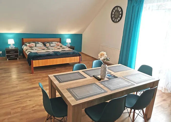 Homestay Przy Wiadukcie - *